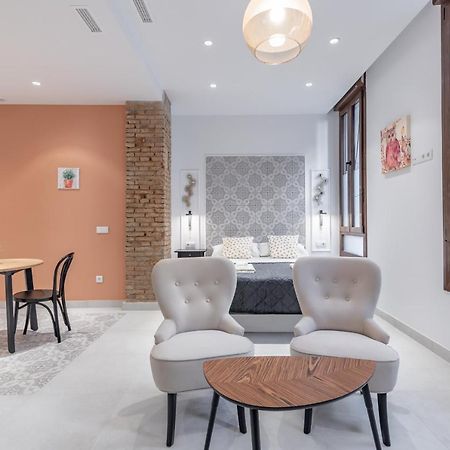 Gorgeous Apartment Close To City Centre Valencia Bagian luar foto